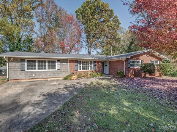 2011 Helen Dr, Gastonia, NC 28054