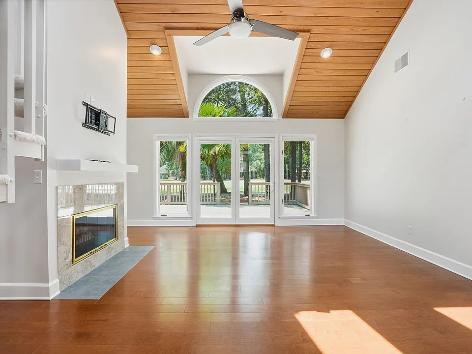 5 Fairlawn Ct