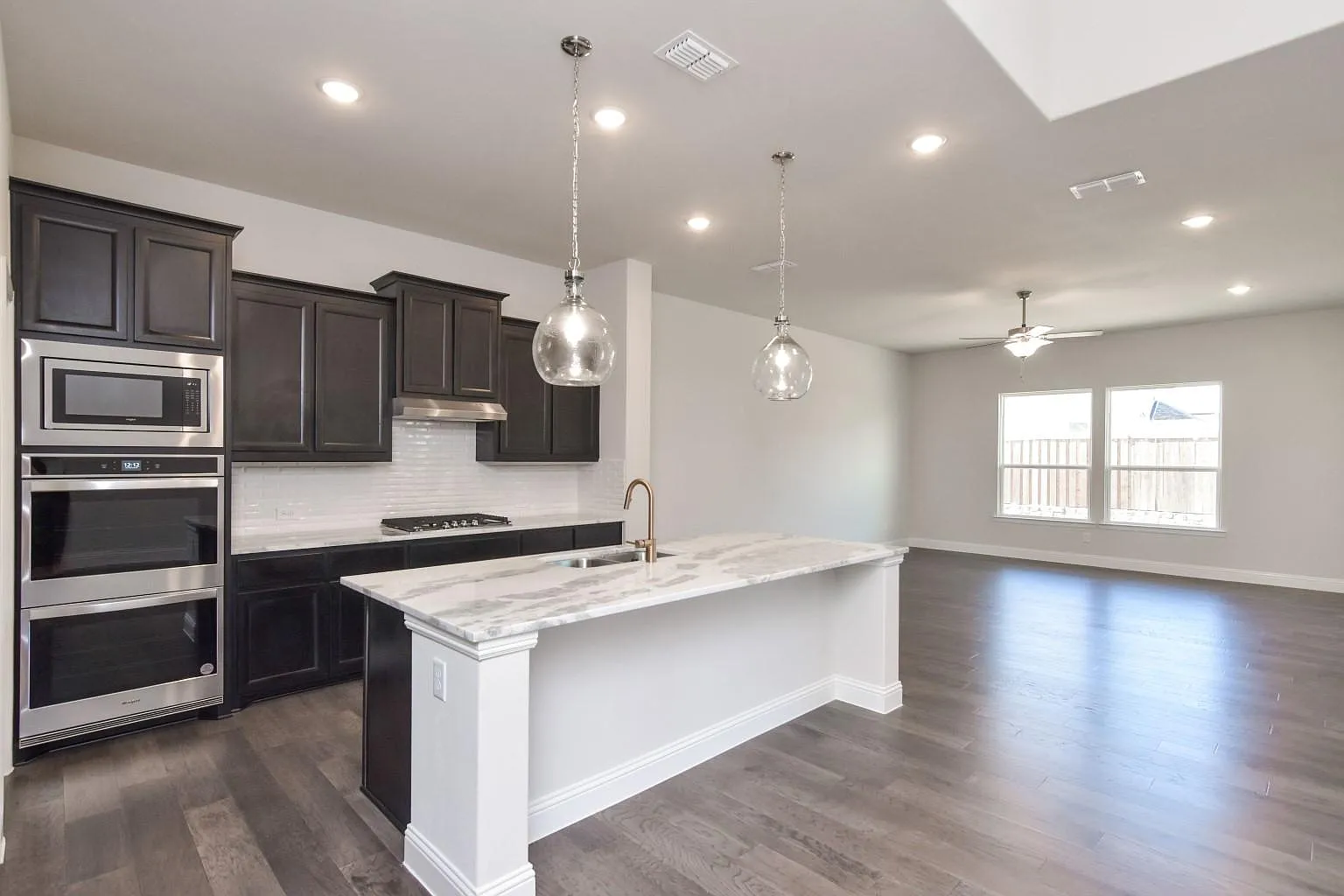 4 bed, 2533 sqft, $3,000 — Photo 3
