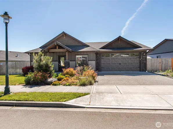 390 Broadmoor Street, Sequim, WA 98382