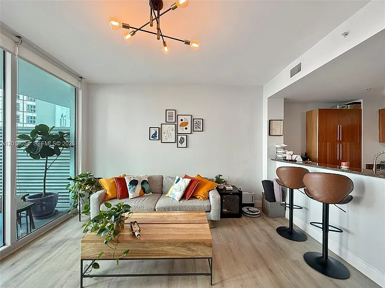 300 S Biscayne Blvd #T-1705 — Photo 2