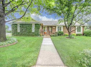 106 S Gleneagles Dr, Wichita, KS 67212