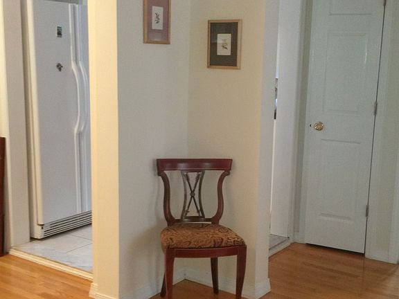 2nd image of 3 Town House Pl APT 2h