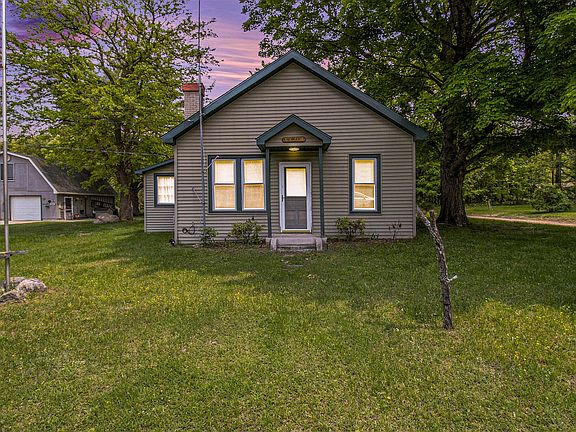 4th image of 1754 N Maggie St