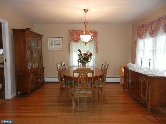5th image of 1411 Cardinal Dr
