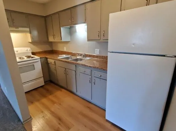 706 S 2nd Ave W, Newton, IA