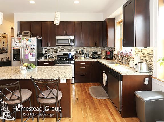 3rd image of 3511 N Ravenswood Ave Ste 1