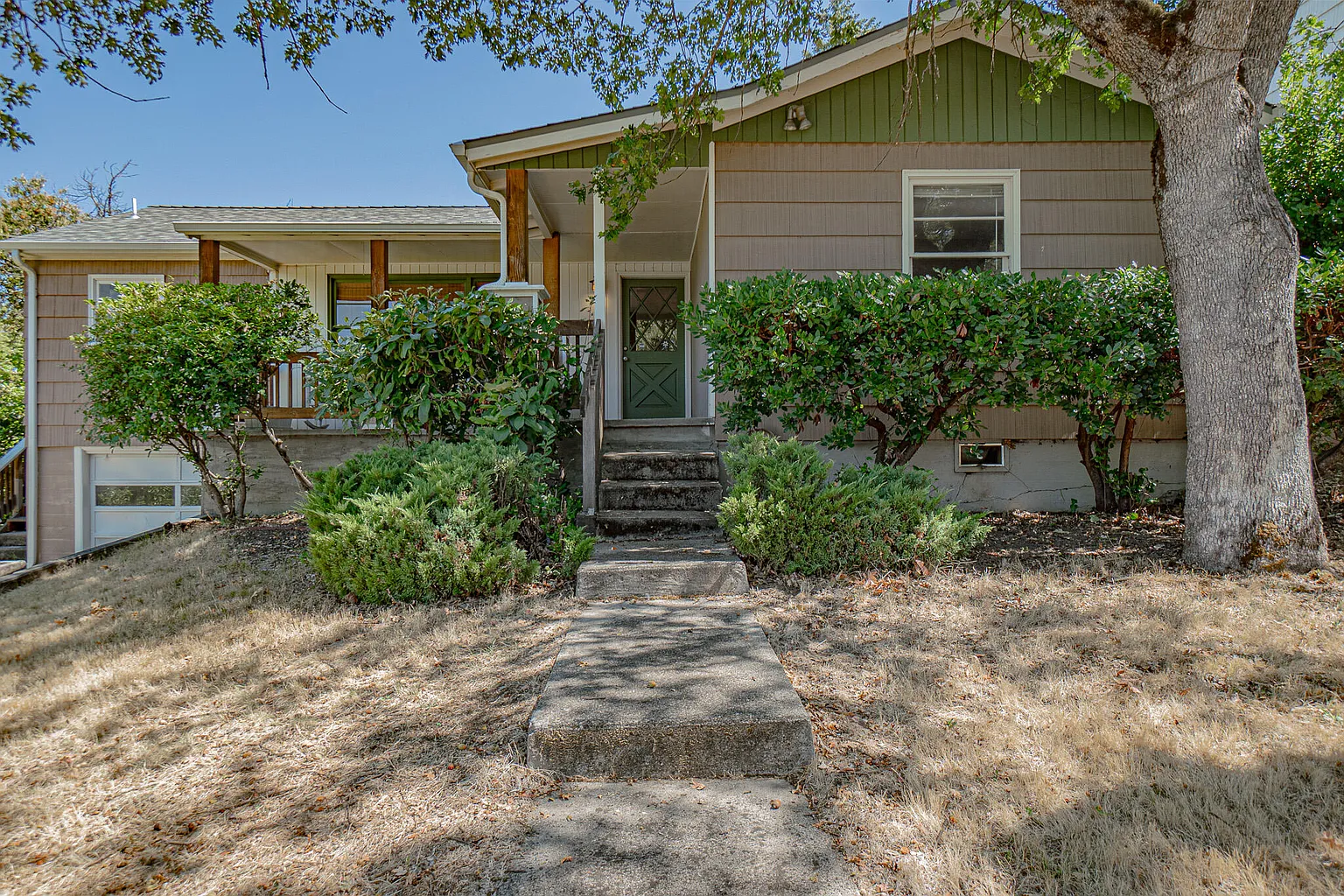 340 Hillhouse Ave photo 1