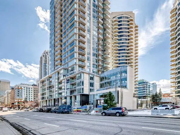1025 N 5th Ave SW #2001, Calgary, AB T2P 1N4