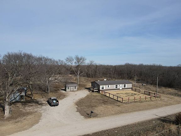 2nd image of 440 17th Rd