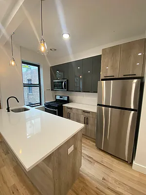 Rented by City Prime Commercial Realty  | media 8