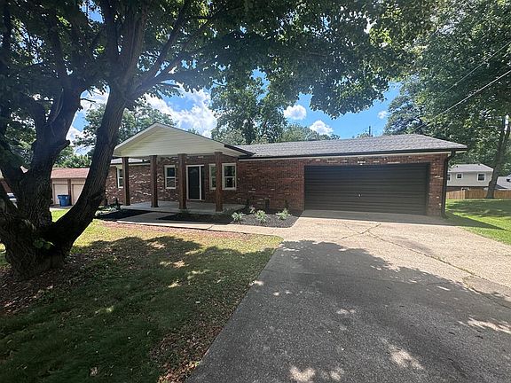 2nd image of 1821 Ash Dr