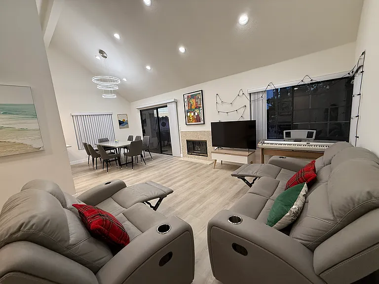 4639 Executive Dr — Photo 8