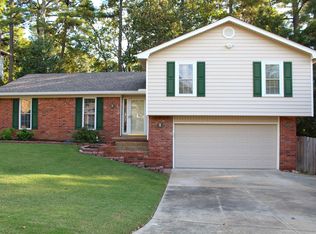 3 Castle Hill Ct, Little Rock, AR 72227