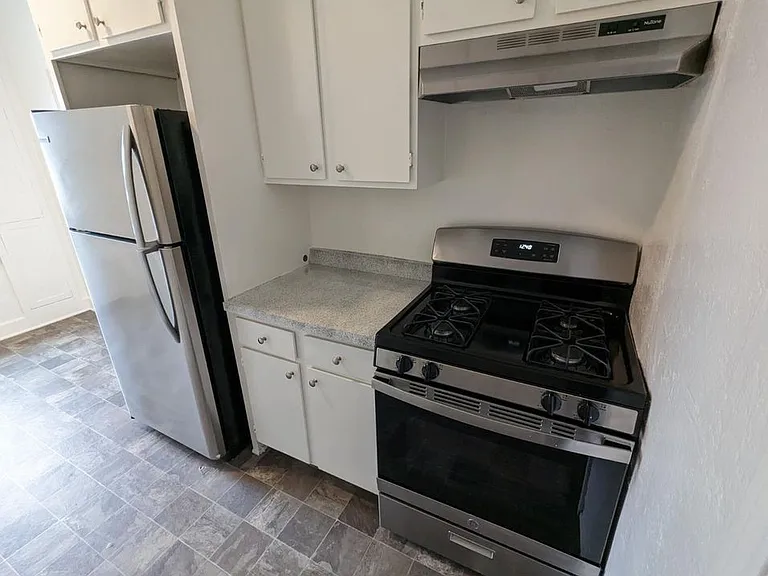 401 N Orange Grove Ave #8 — Photo 10