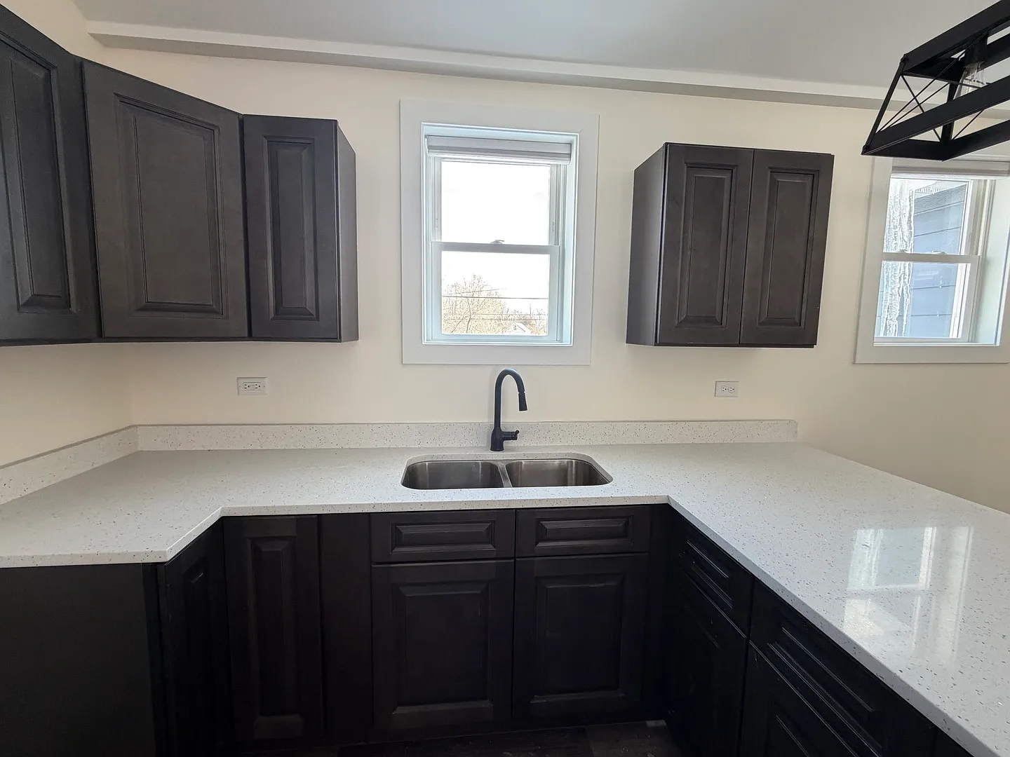 2 bed, 800 sqft, $1,950 — Photo 3