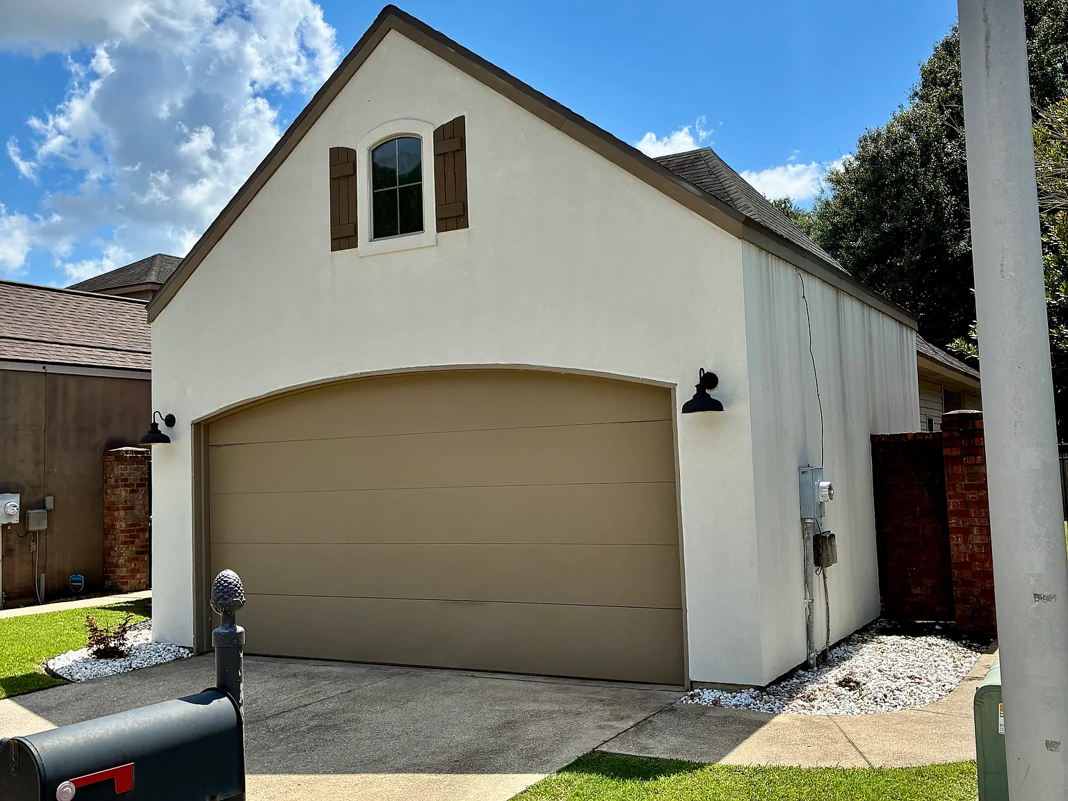 227 Chimney Rock Blvd — Photo 2