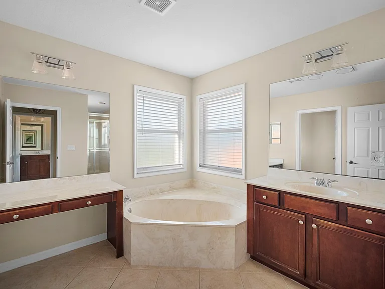 8542 Sumner Ave — Photo 8