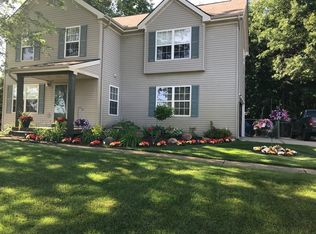 5440 Blossom Ln, Linden, MI