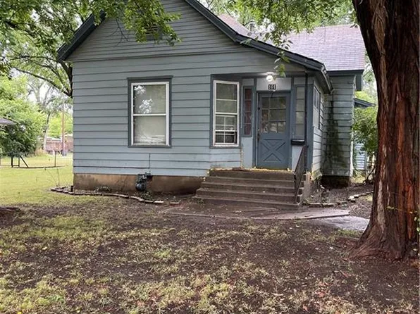 101 S Allen Ave, Chanute, KS 66720