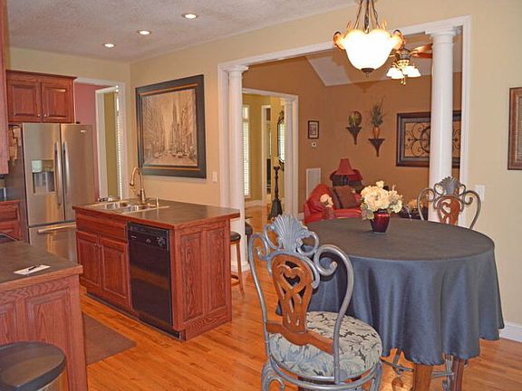 3rd image of 3400 Eagle Landing Dr
