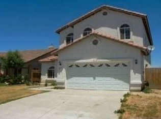 512 New Zealand Dr, Bakersfield, CA 93307