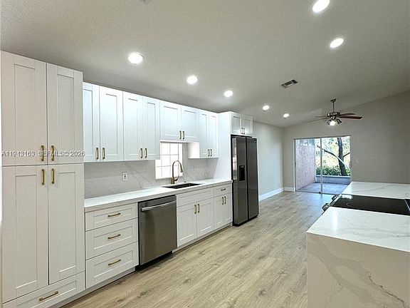 4th image of 7633 Trapani Ln
