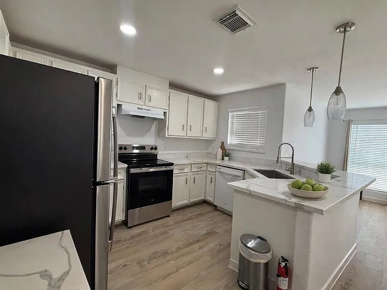 3114 Bolt St — Photo 5
