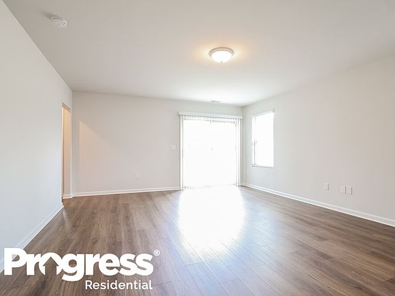 4th image of 1040 Castle Pl