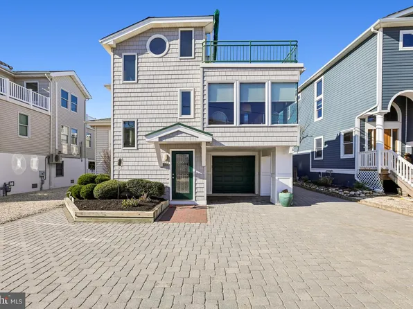 42 W Cape Cod Ln, Brant Beach, NJ 08008