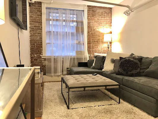 Rented by LJ Sloane Management | media 69