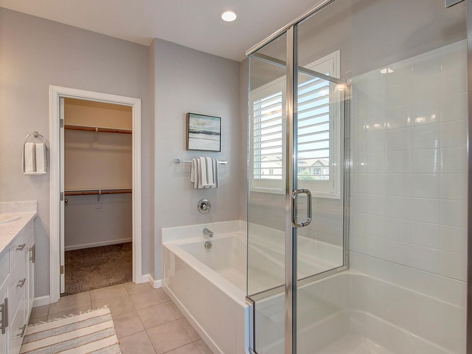 1st image of 9073 Hourglass Cir