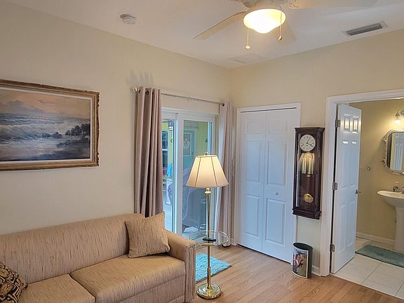 2nd image of 5044 SE Horseshoe Point Rd