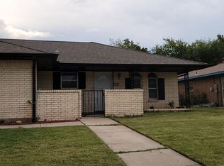 2313 NW Robinhood Dr, Lawton, OK 73505