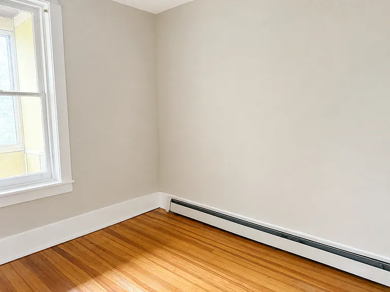 212 Myrtle Ave — Photo 6