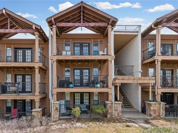 4727 Jarboe St APT 23, Kansas City, MO 64112