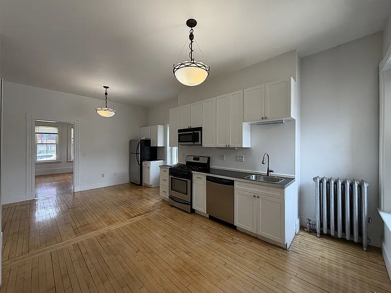 43 Laurel St #1 — Photo 1
