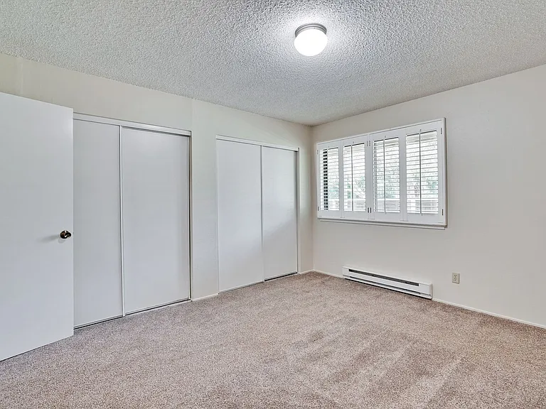 1083 N Abbott Ave — Photo 14