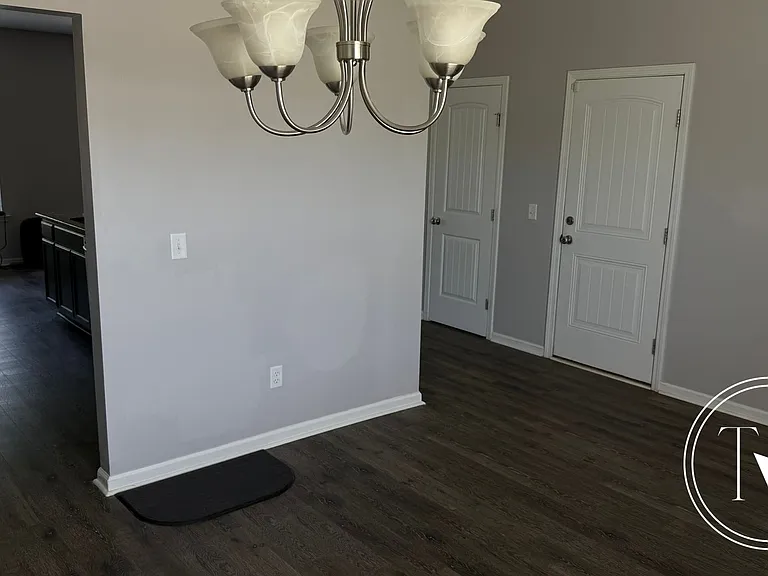 465 Huntington Dr NE — Photo 6