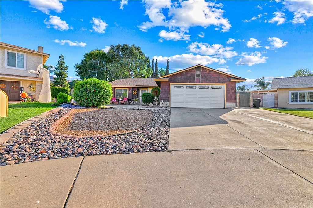 3545 Philadelphia Ct, Riverside, CA 92503 | Zillow