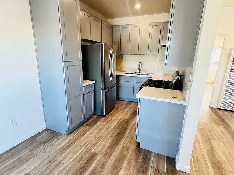 15656 Saticoy St #1 — Photo 9