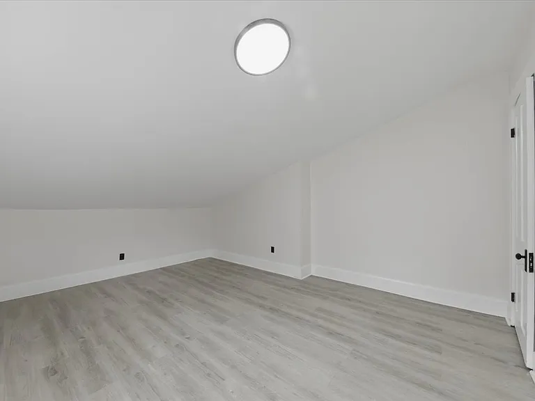 2502 Halstead St — Photo 27