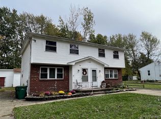 5283 Wood Ave, Hamburg, NY 14075