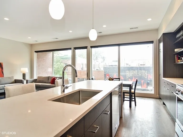 2742 N Lincoln Ave #201 — Photo 4
