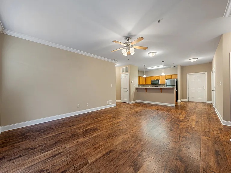 Mount Victor Olde Towne Luxury Apartments — Photo 42