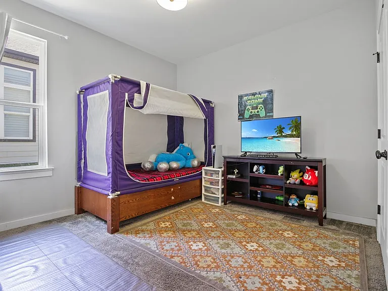 917 Plowson Rd — Photo 23