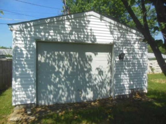 4th image of 519 Willow Dr