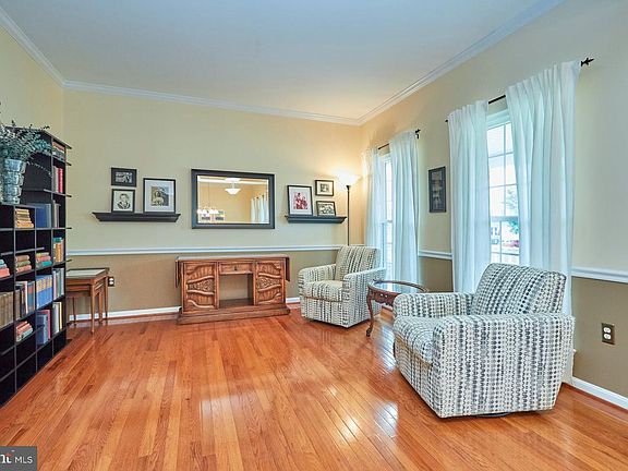 5th image of 8879 Tenbury Ct