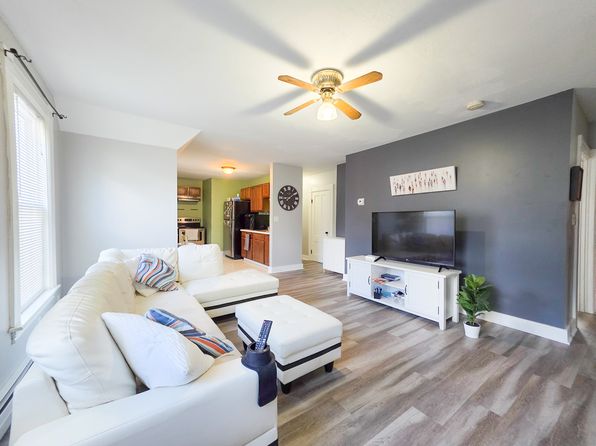 463 Lake Ave FLOOR 2
