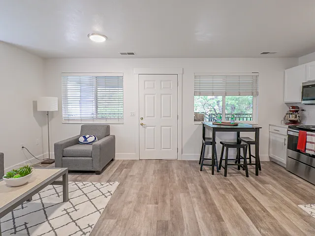 Fleur De Lis Apartments — Photo 2